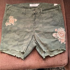 Women’s Camo torrid jeans